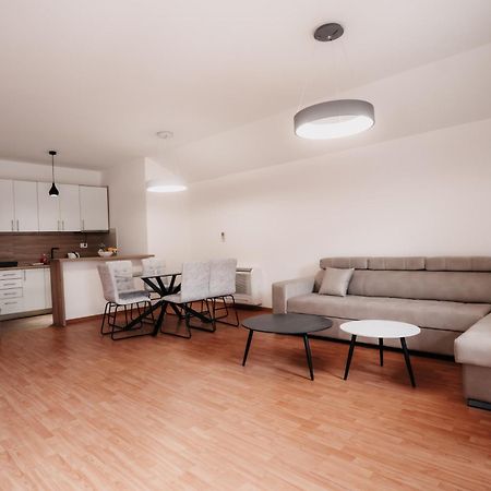 Riverside Apartments モスタル エクステリア 写真
