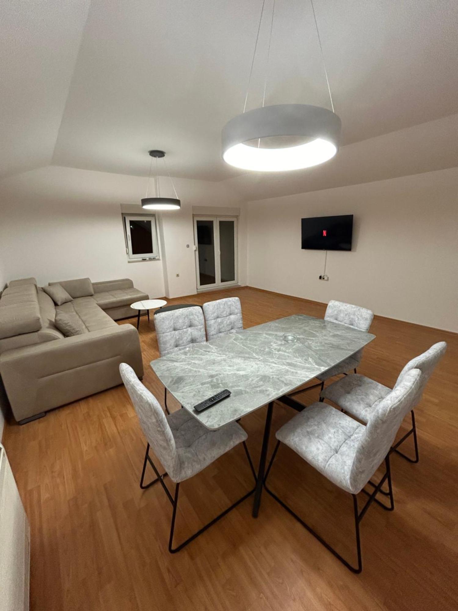 Riverside Apartments モスタル エクステリア 写真