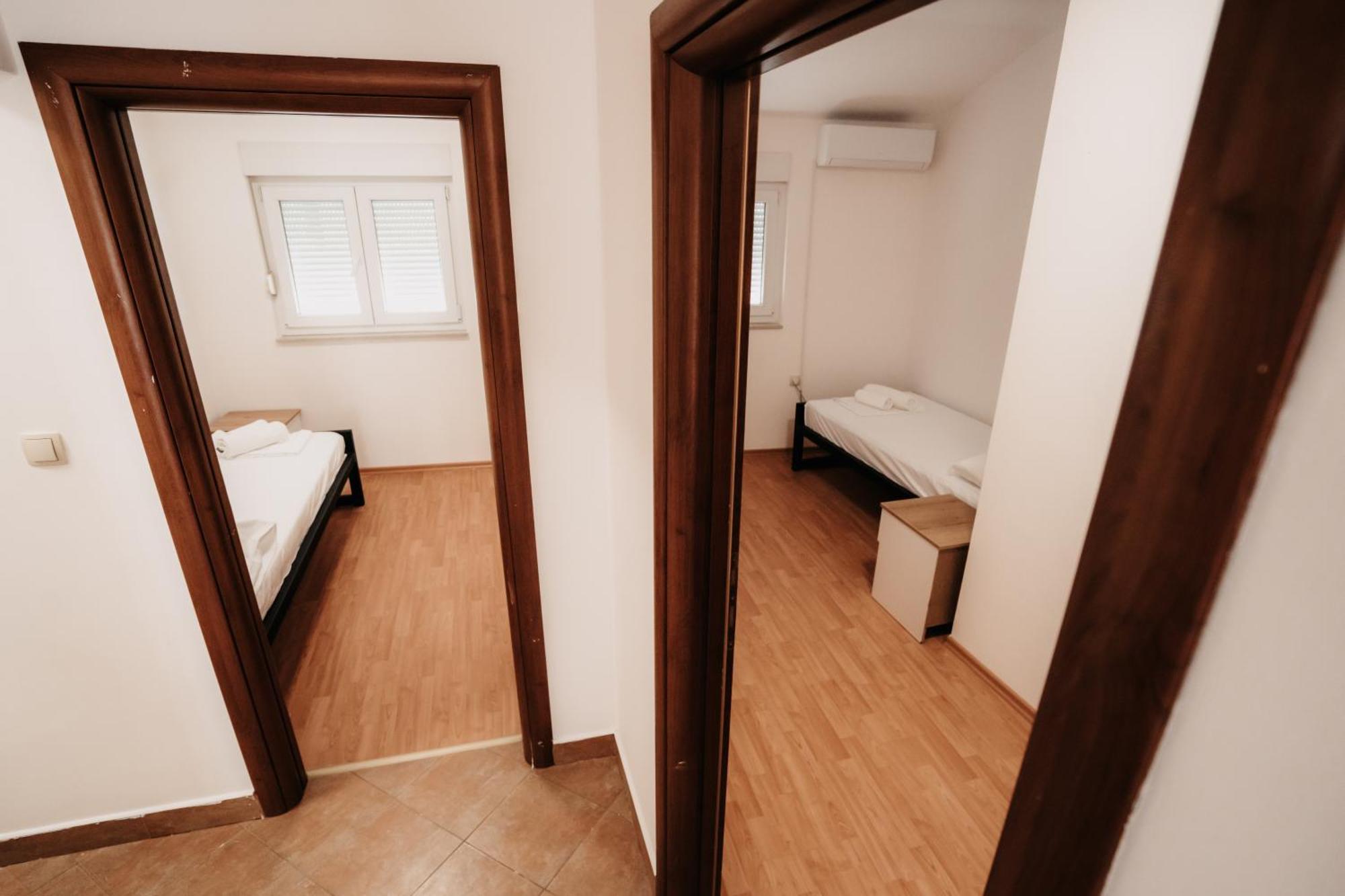 Riverside Apartments モスタル エクステリア 写真