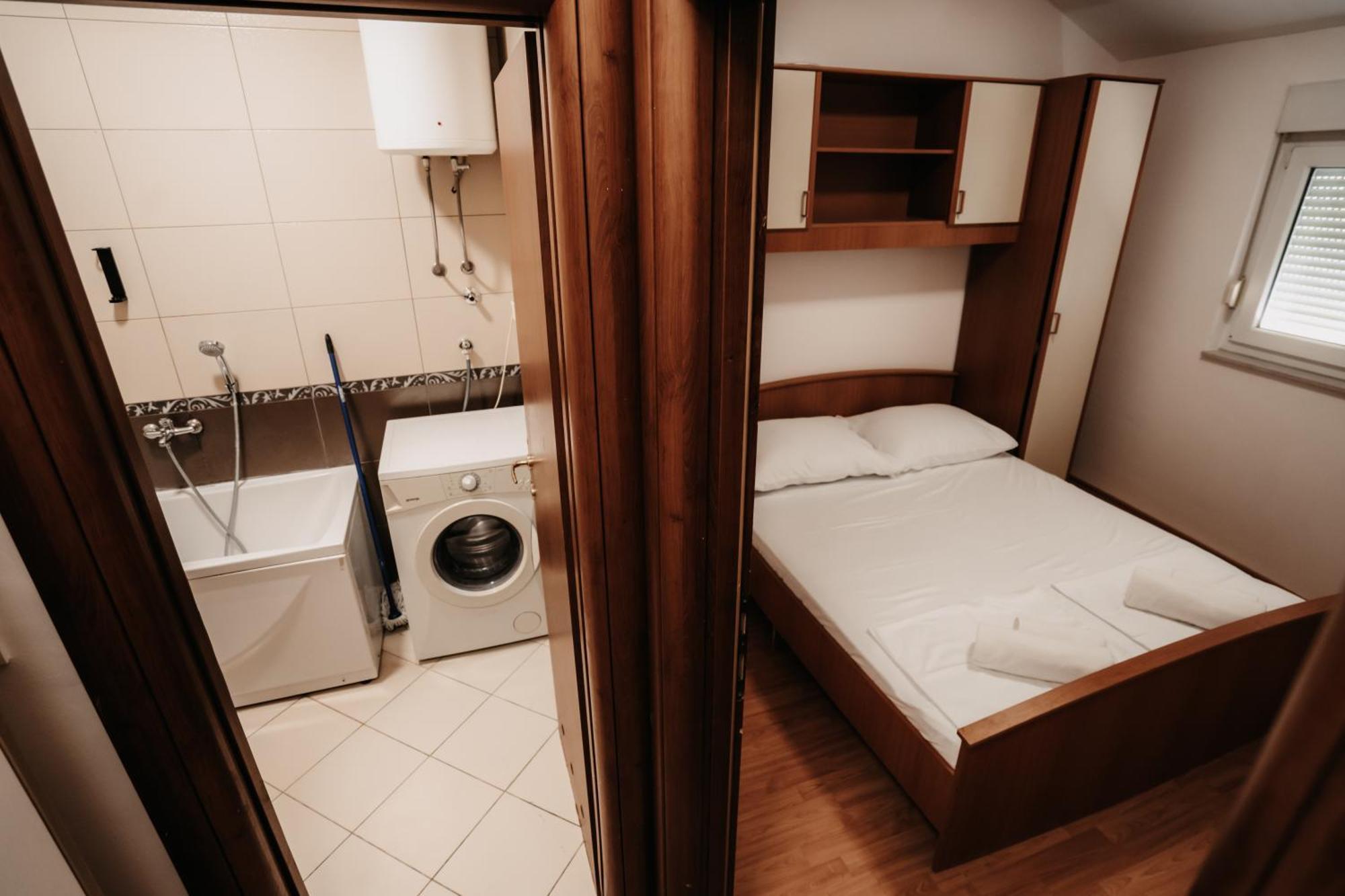 Riverside Apartments モスタル エクステリア 写真