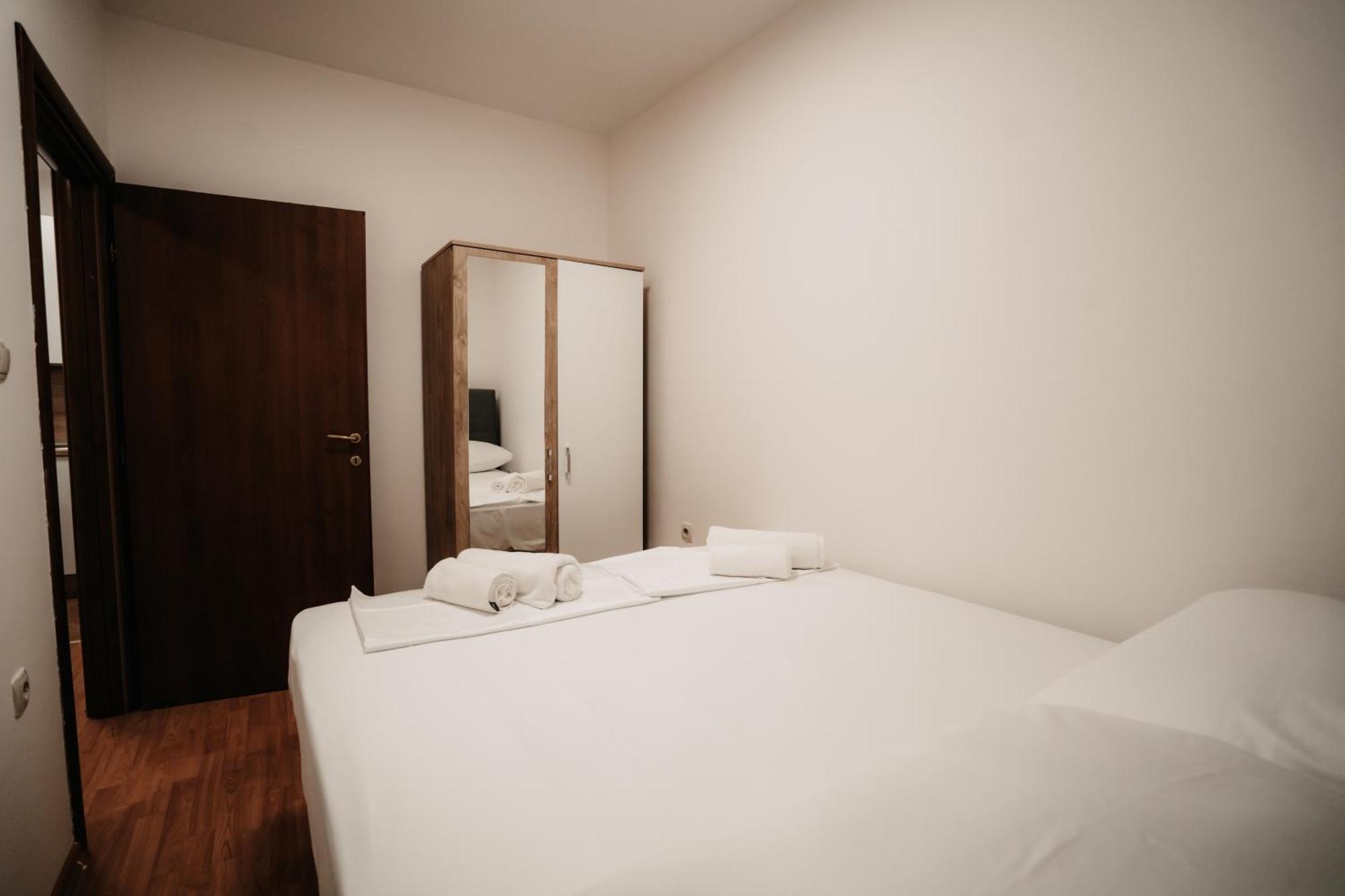 Riverside Apartments モスタル エクステリア 写真