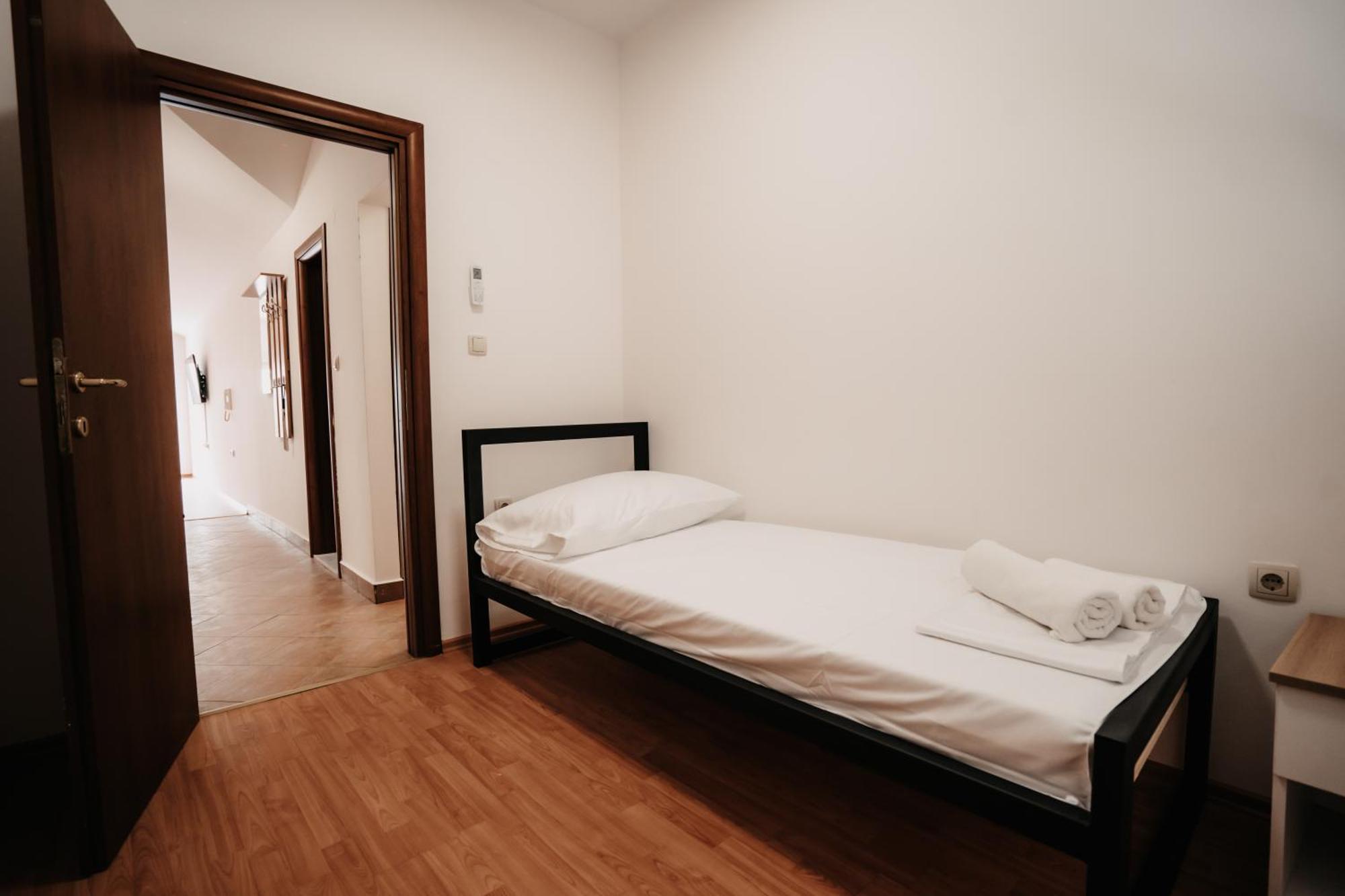 Riverside Apartments モスタル エクステリア 写真