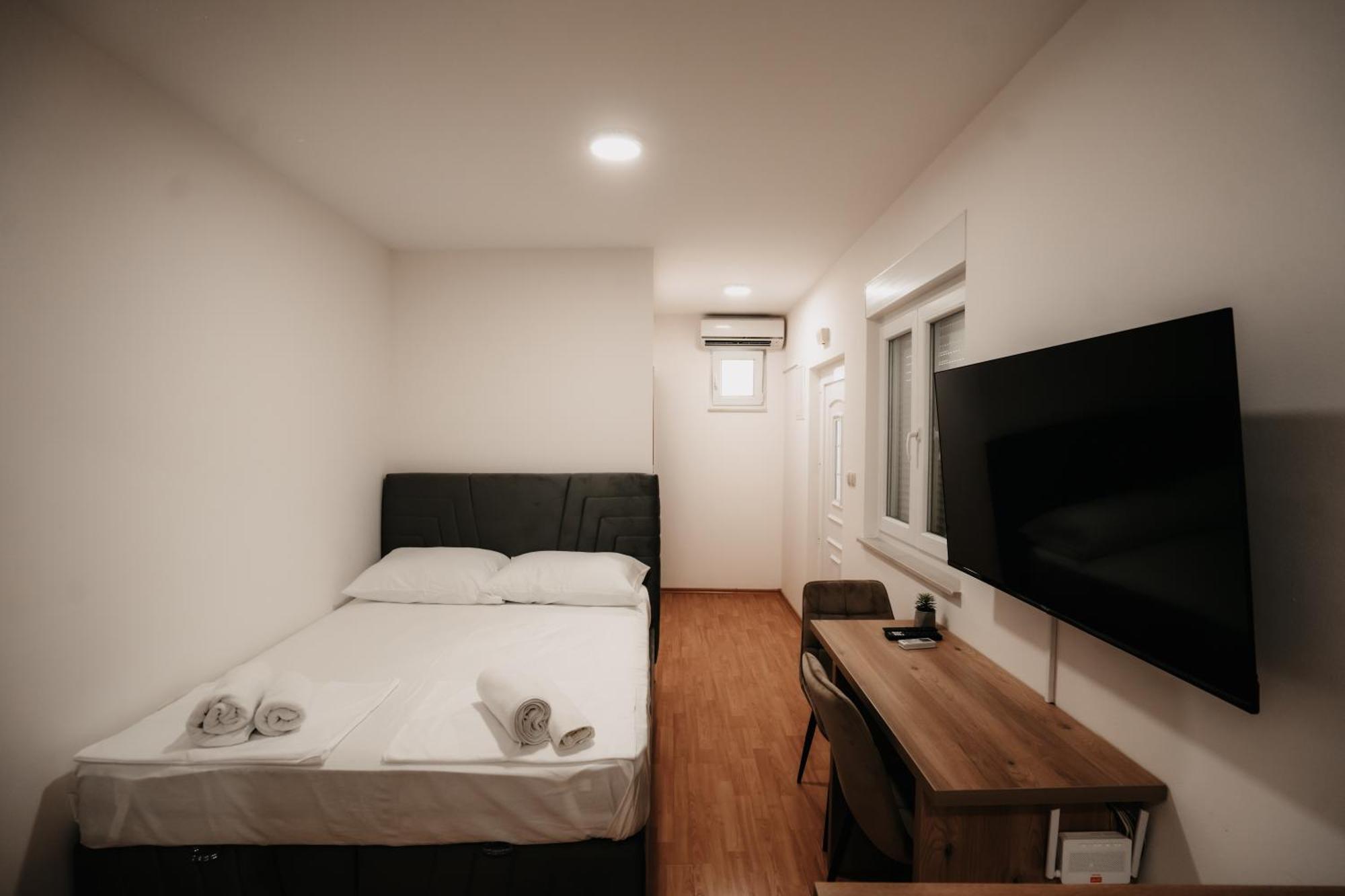 Riverside Apartments モスタル エクステリア 写真
