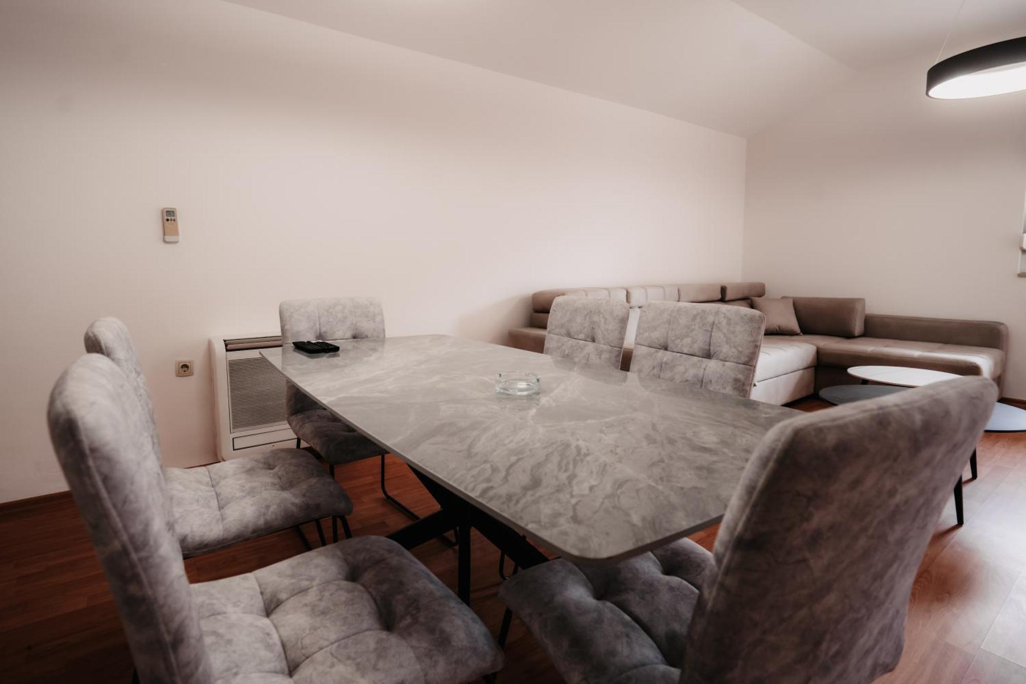 Riverside Apartments モスタル エクステリア 写真